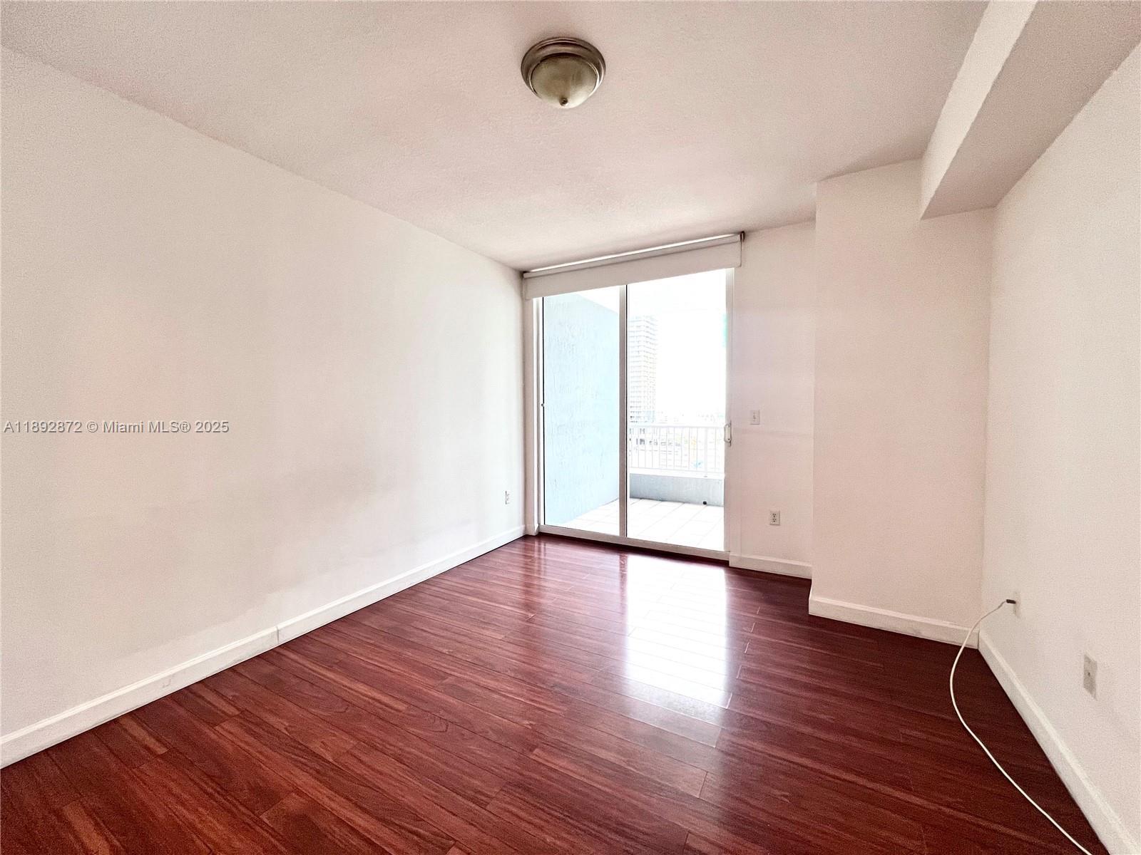 Building Photo - 170 SE 14th St