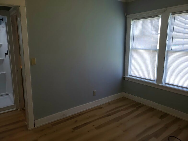 Building Photo - 460 Chenango St