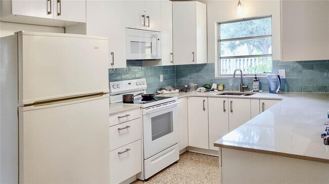 Building Photo - 3266 Jolson Dr