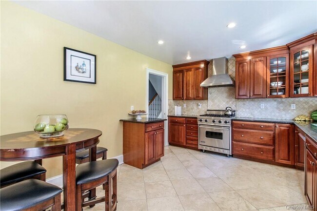 Building Photo - 25 Tamarack Way