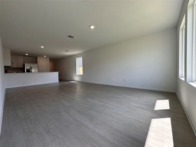 Building Photo - 31457 Moore Rd