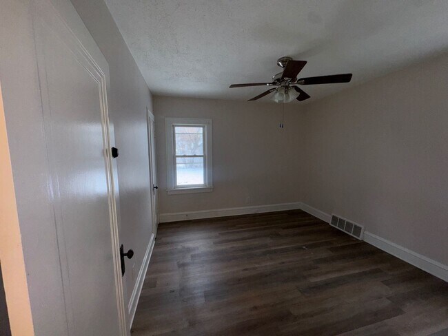 Building Photo - 3264 W 130th St