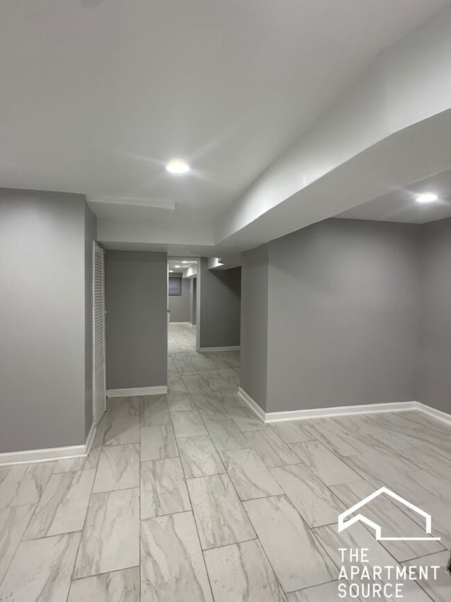 Building Photo - 4033 W Crystal St