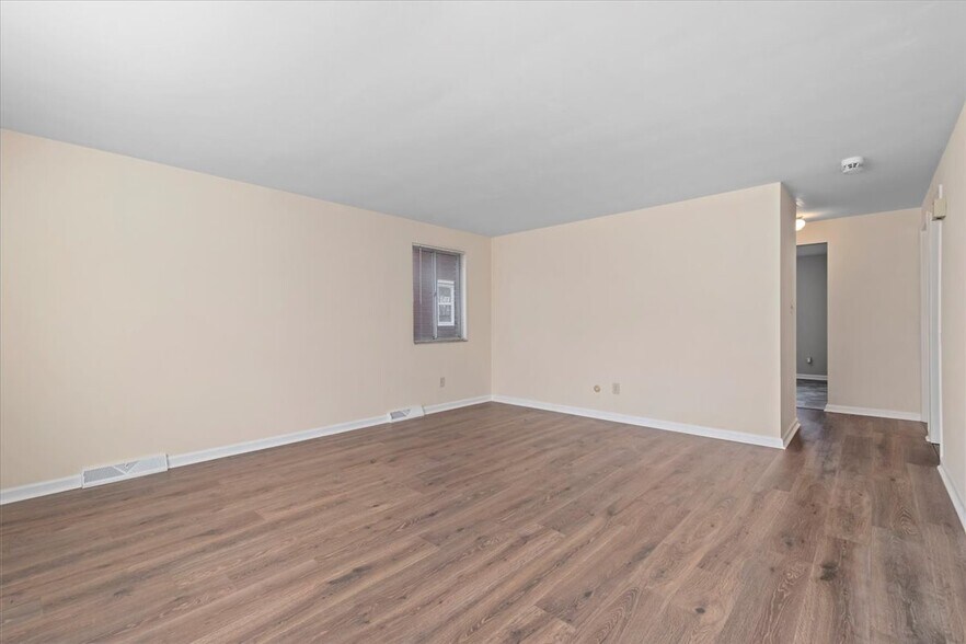 Building Photo - 3555 McClure Ave