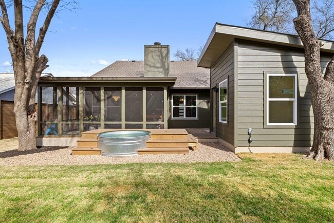 Building Photo - 8202 Cache Dr