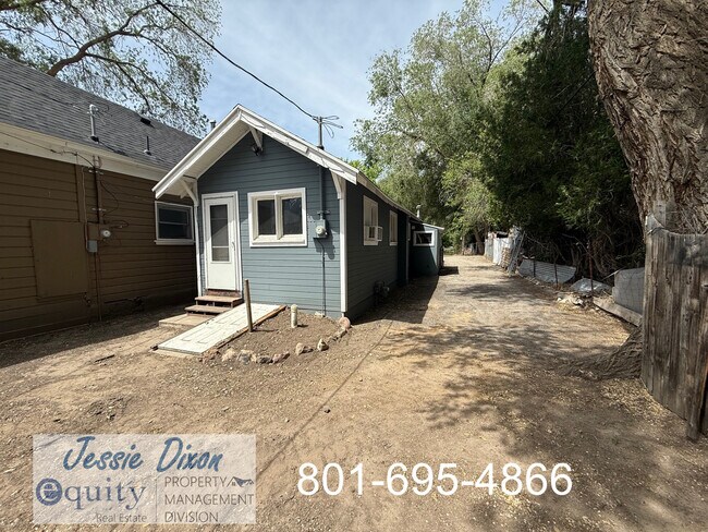 Building Photo - 940 Kiesel Ave