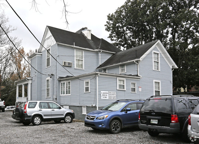 Building Photo - Gray House