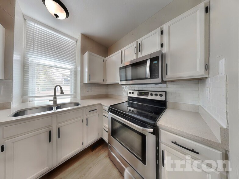 Building Photo - 10341 Routt St