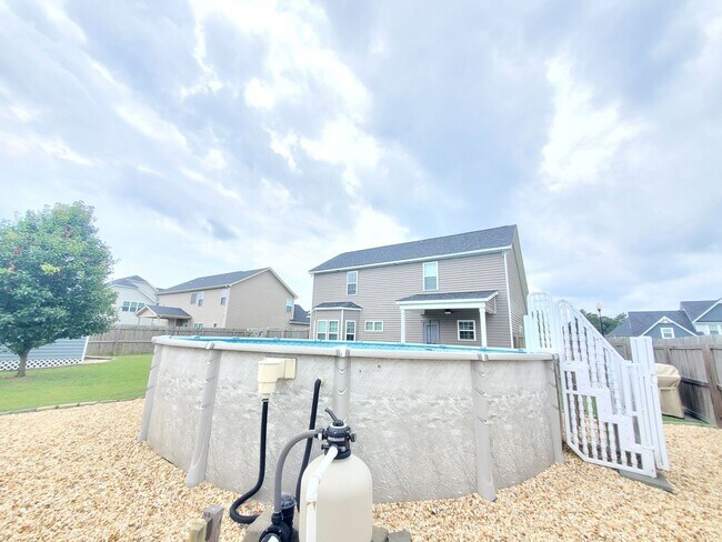 Building Photo - Gorgeous Home In Turnberry Subdivision