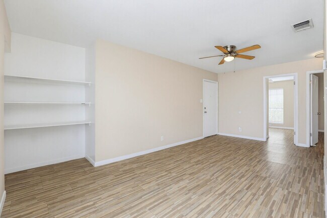 Building Photo - 10543 Starcrest Dr