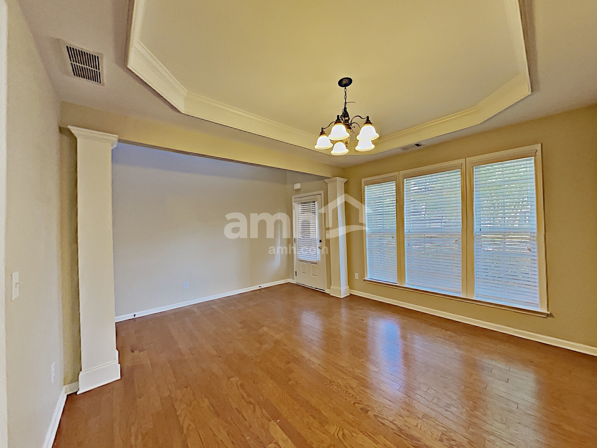 Building Photo - 818 Poplar Ter