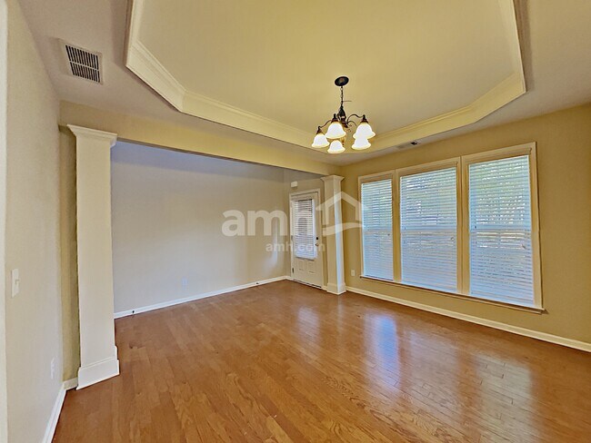 Building Photo - 818 Poplar Ter