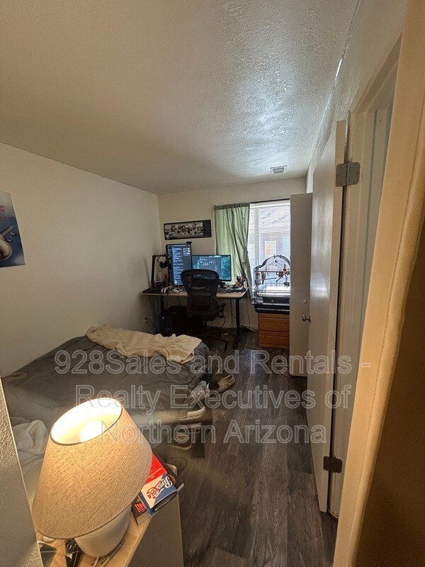 Building Photo - 1200 S Riordan Ranch St