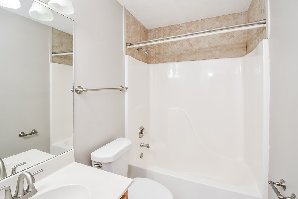 Building Photo - 1337 Pendulum Dr N