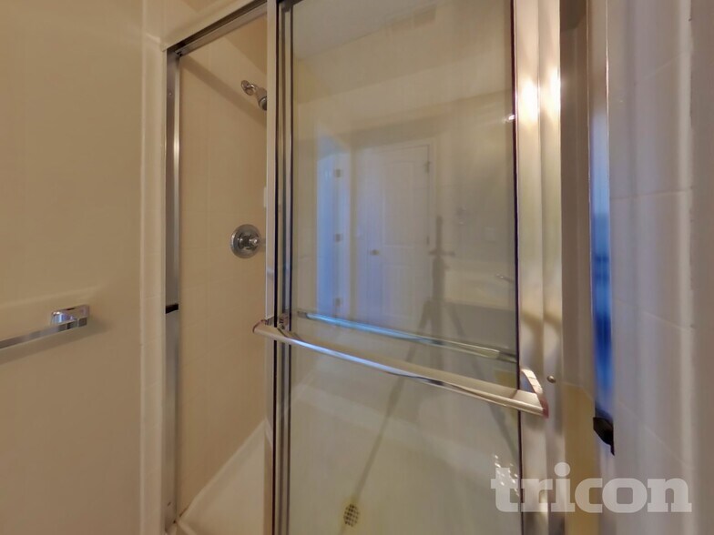 Building Photo - 16885 W 161st Terrace