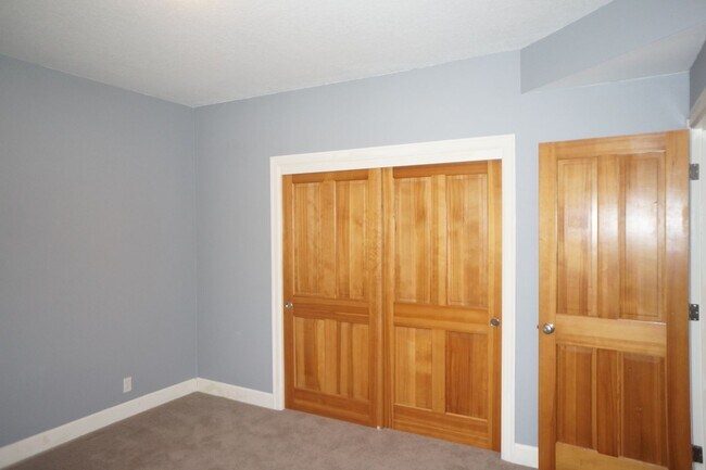 Building Photo - Spectacular NW Portland 4 bedroom with gue...