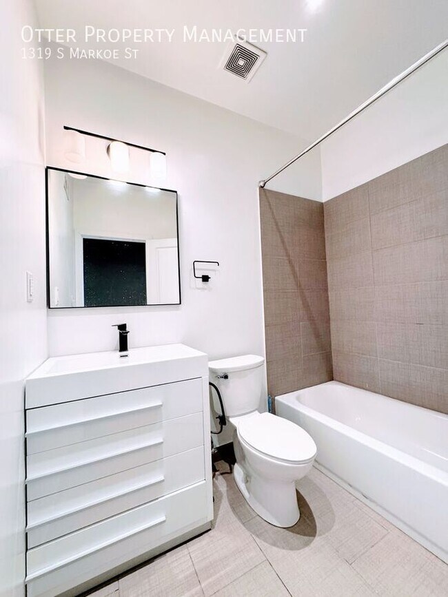 Building Photo - 1319 S Markoe St