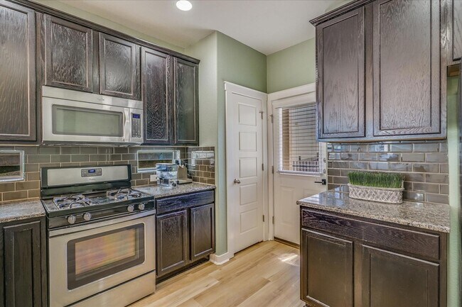 Building Photo - 2101 Rivers Edge Way