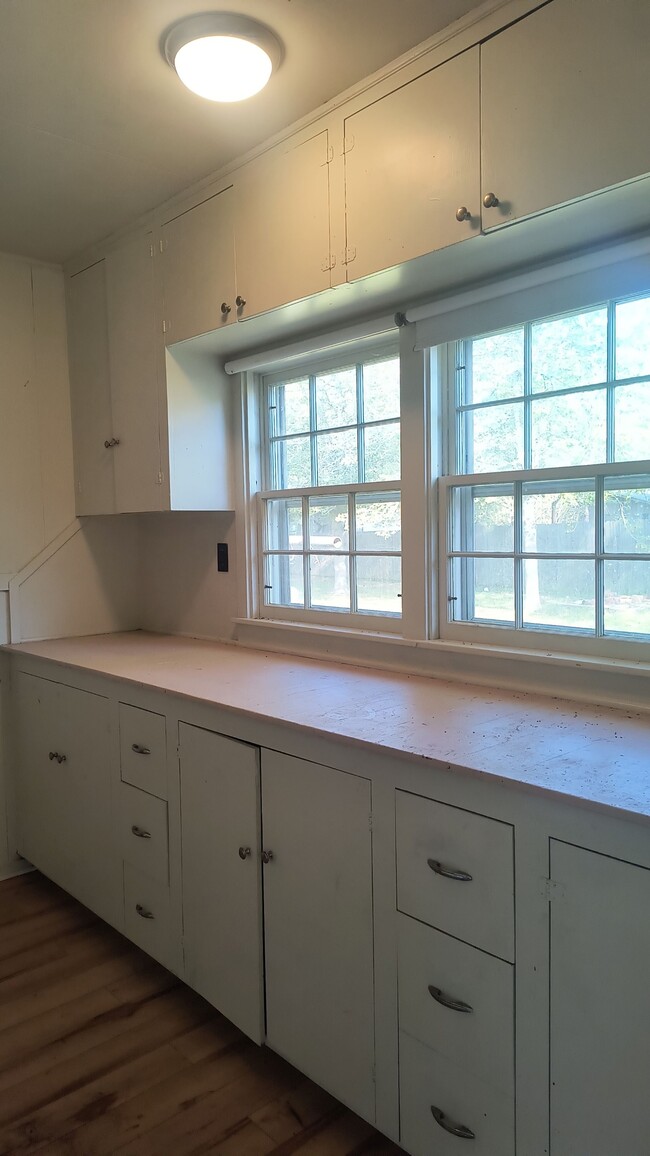 Building Photo - 9300 Dollarway Rd