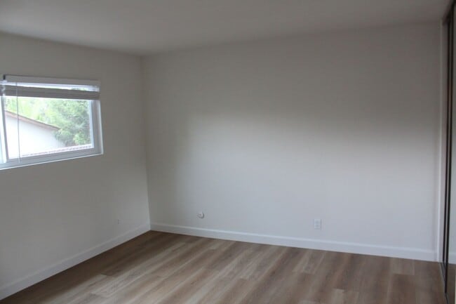 Building Photo - 331 Rebecca Ave