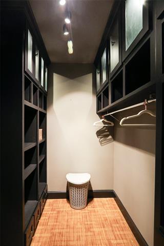 Building Photo - 316 Hollow Way