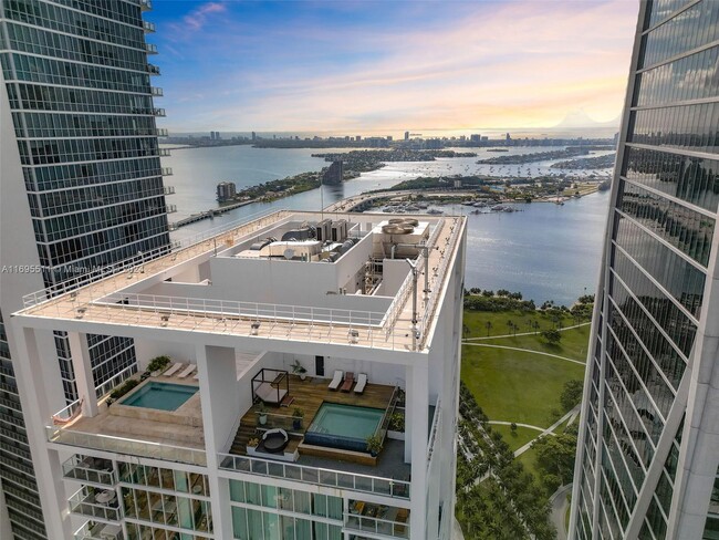 Building Photo - 1040 Biscayne Blvd