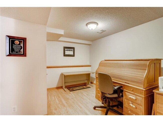 Building Photo - Single Family Home + Over 1/2 Acre Lot!! Welcome Home to Rockford MN!