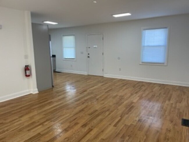 Building Photo - Beautiful 3 Bedroom House for Rent in Neptune!
