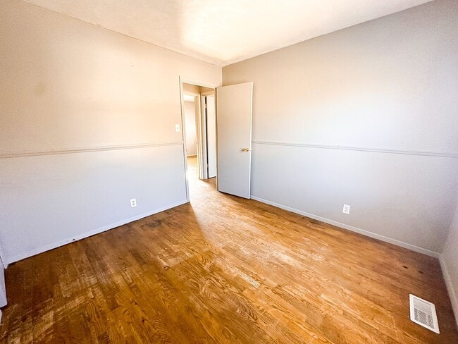 Building Photo - 8415 E 34th St