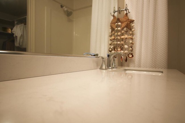 Building Photo - 16075 SW Whistling Swan Ln