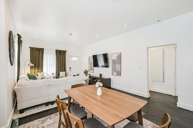 Building Photo - 3309 Webster St