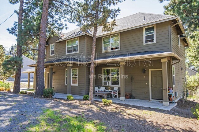 Building Photo - 5 SW Roosevelt Ave