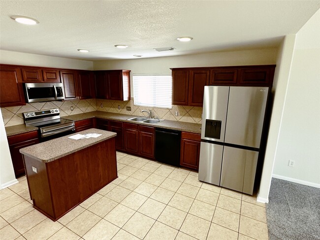 Building Photo - 10210 Canyon Rose Ln