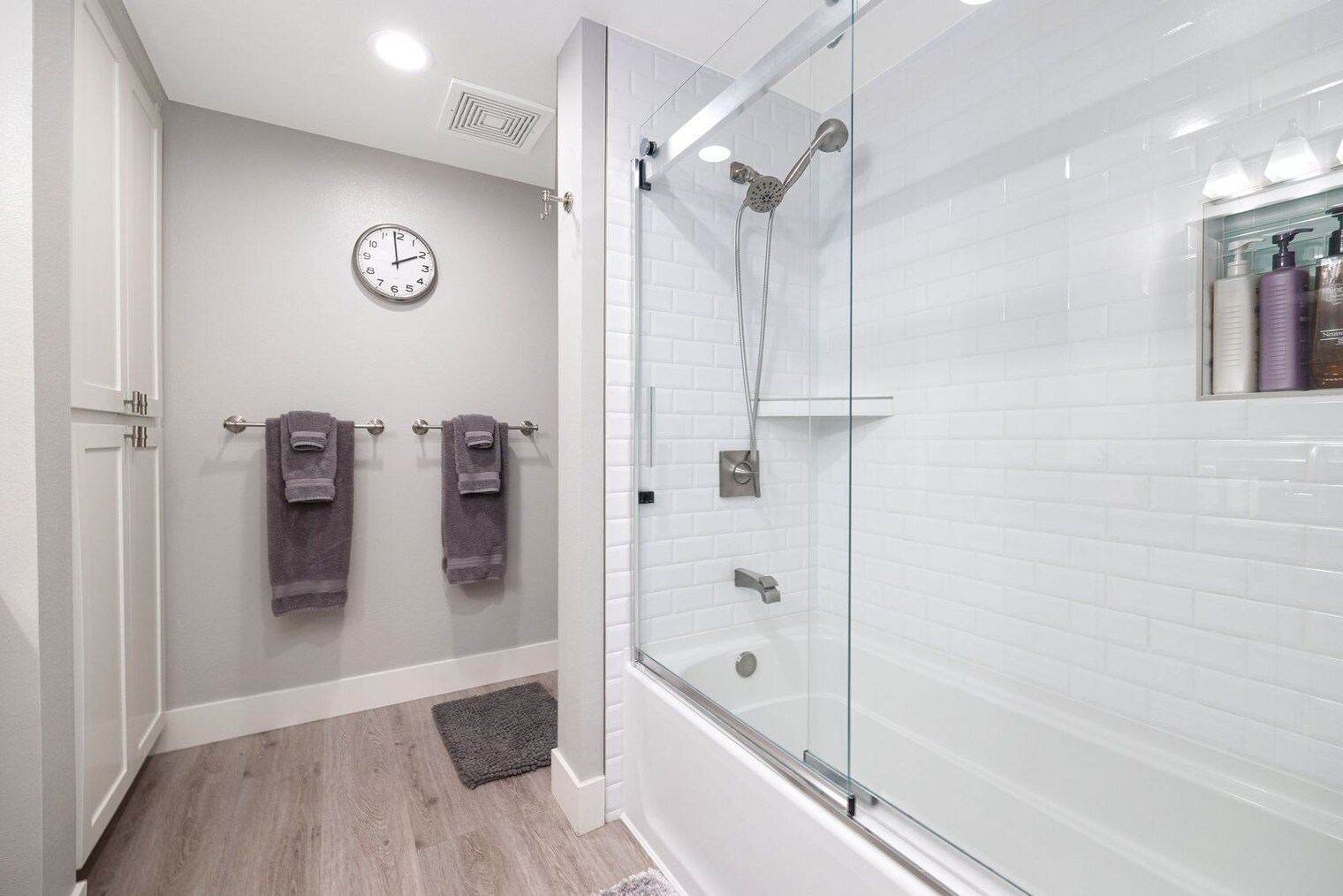 Building Photo - 2419 Fifth Ave