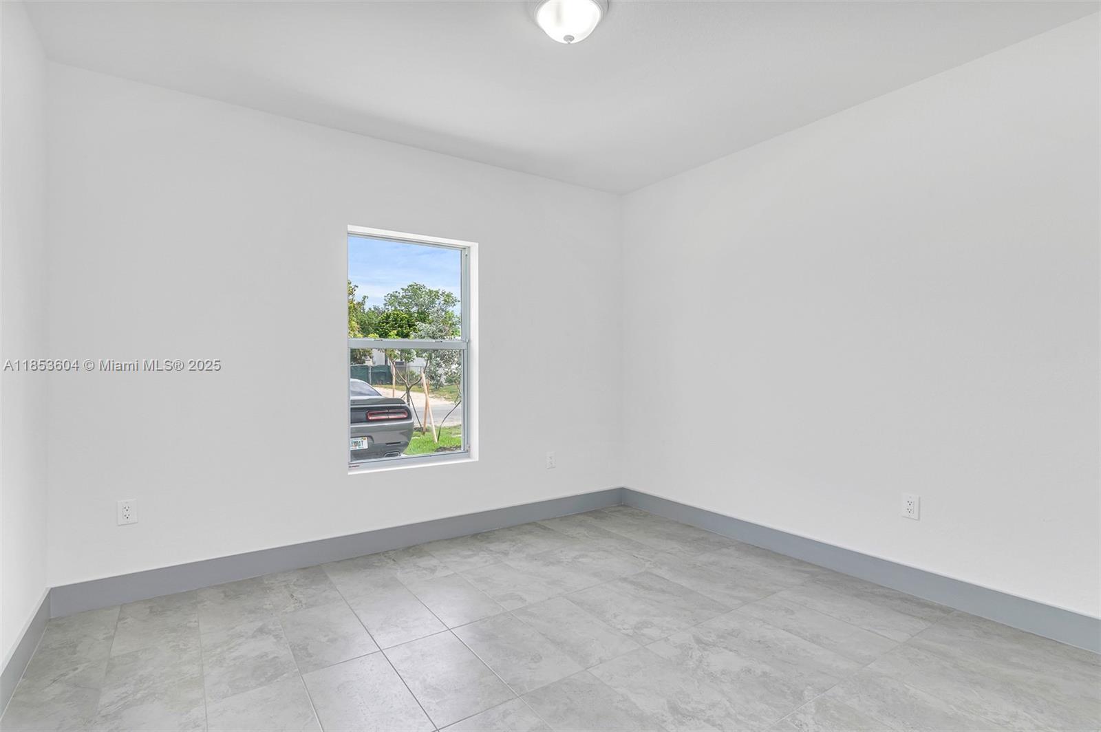 Building Photo - 2360 NW 14th St