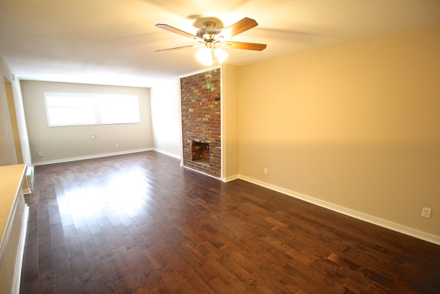 Interior Photo - Warwick Gardens - 3926-3934 Warwick Blvd