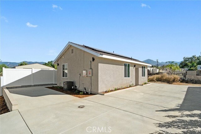 Building Photo - 1318 Malachite Ave