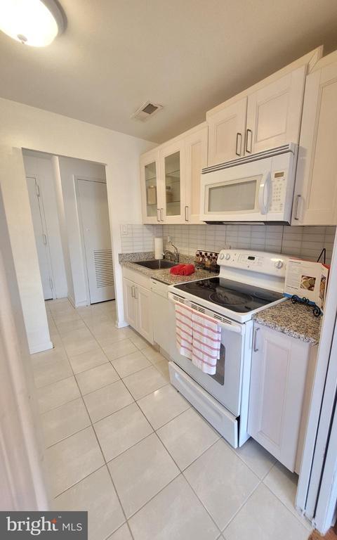 Building Photo - 3101 S Manchester St