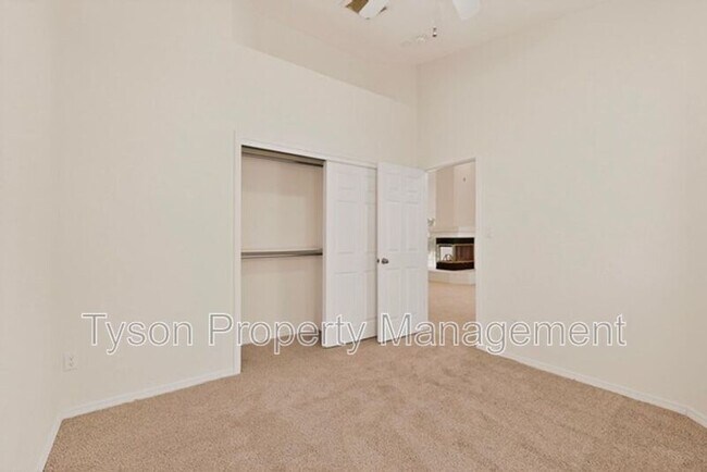 Building Photo - 7411 Peregrine Rd NE