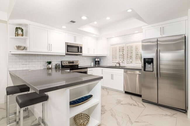 Building Photo - 117 Trento Cir