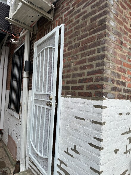 Building Photo - 6361 Theodore St