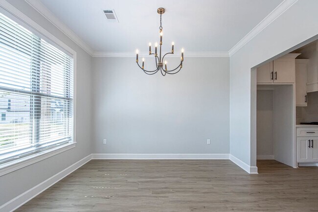 Building Photo - 302 Kanis Ridge Dr