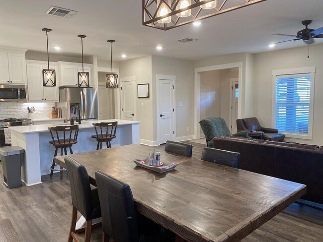 Building Photo - 412 Carneros Dr