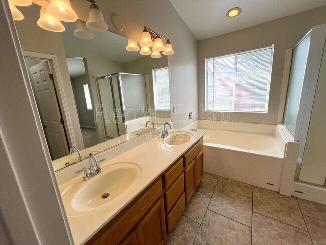 Building Photo - 1209 Duck Blind Cir