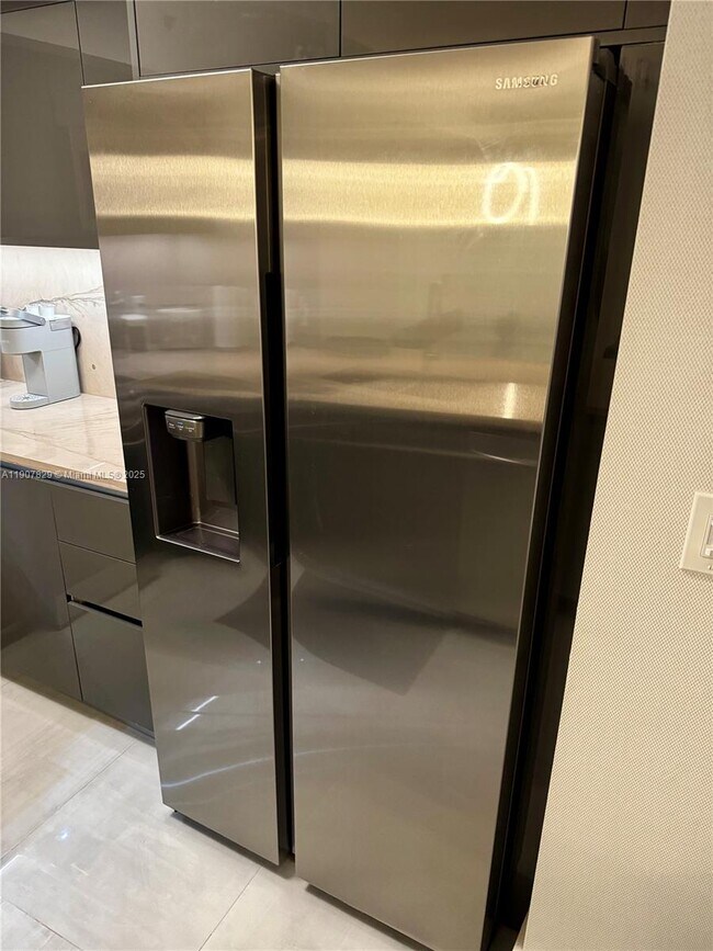 Building Photo - 19555 E Country Club Dr