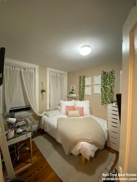Apt 3 - 232 Hanover St