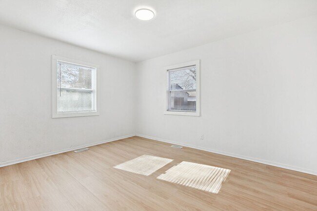 Building Photo - 12 Frailey Pl