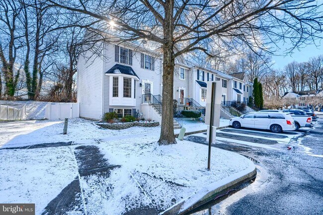 Building Photo - 215 Gracecroft Ct