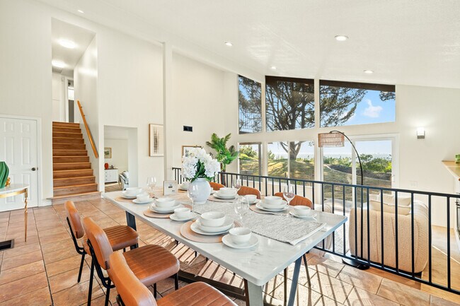 Building Photo - 10961 Limetree Dr