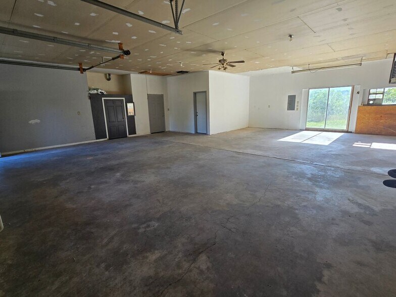 Building Photo - 8920 W 30 Rd